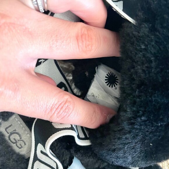 UGG Women's Oh Yeah Fuzzy Slide in Black Size 6 - Picture 7 of 11